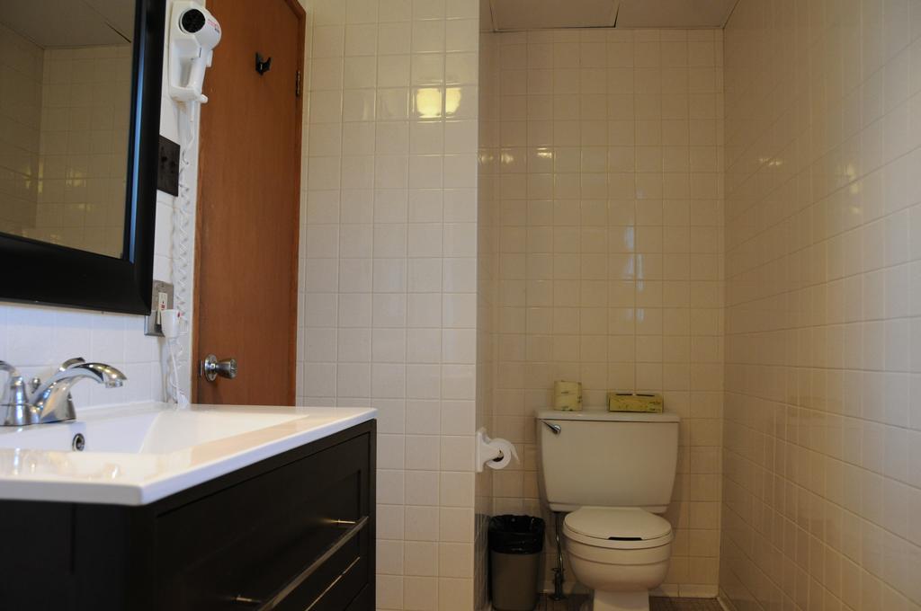 Motel & Hotel La Paysanne Sherbrooke Pokój zdjęcie