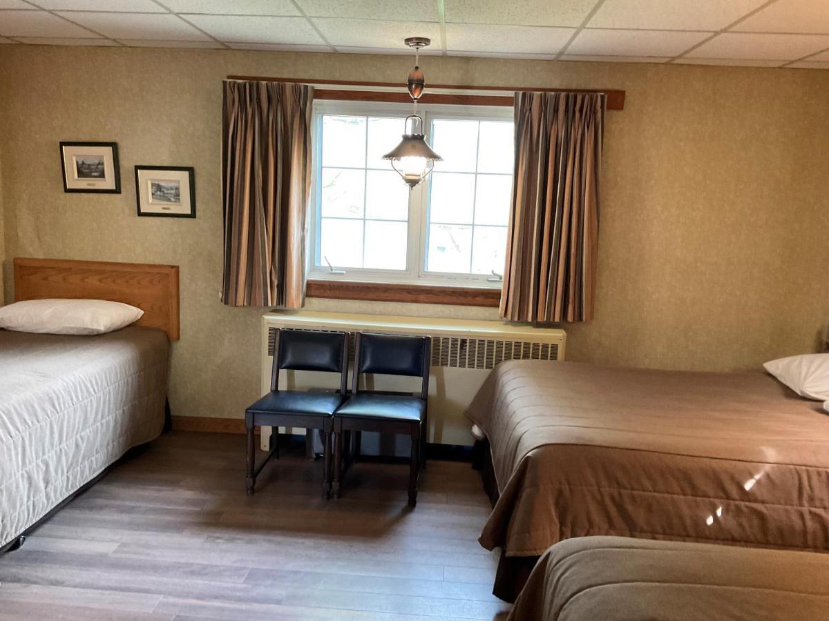 Motel & Hotel La Paysanne Sherbrooke Zewnętrze zdjęcie