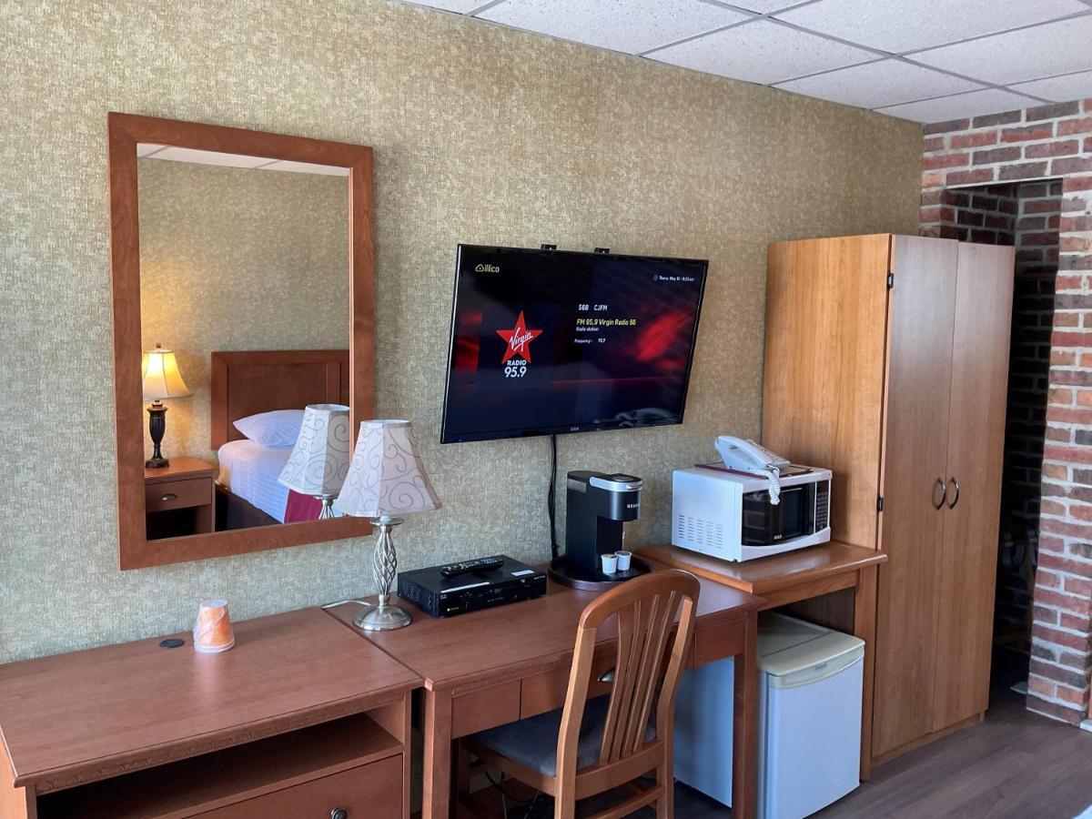 Motel & Hotel La Paysanne Sherbrooke Zewnętrze zdjęcie