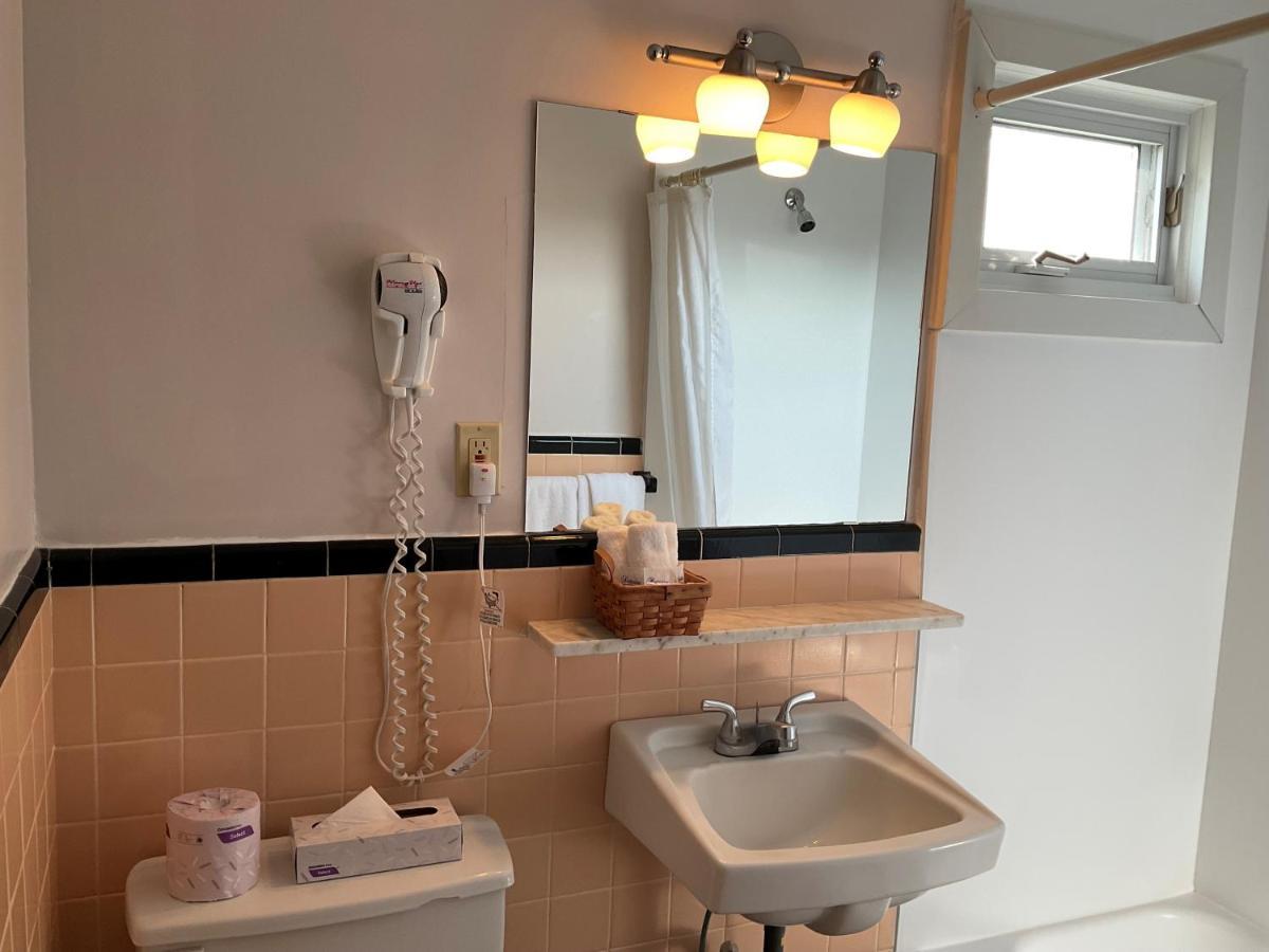 Motel & Hotel La Paysanne Sherbrooke Zewnętrze zdjęcie