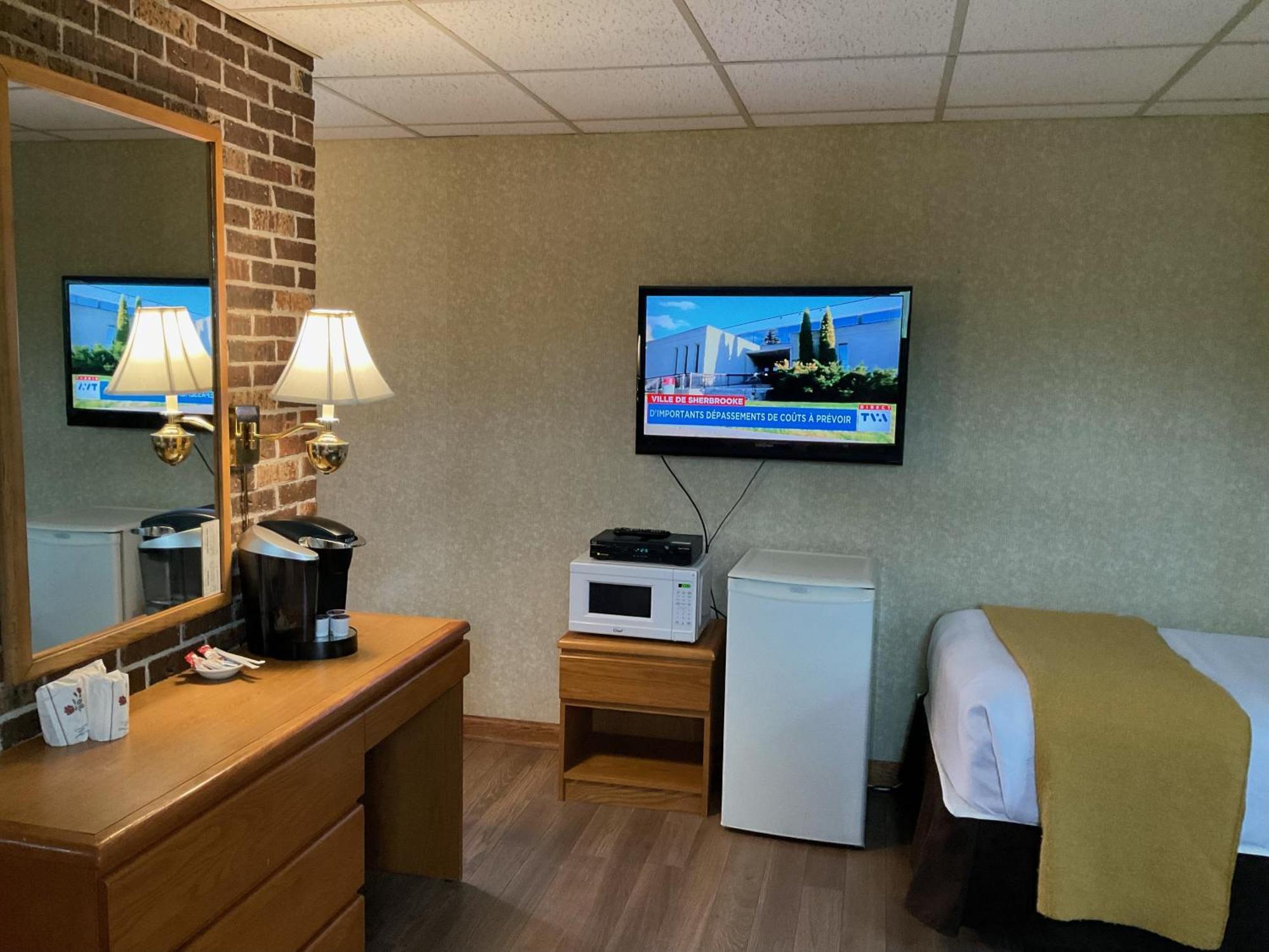 Motel & Hotel La Paysanne Sherbrooke Zewnętrze zdjęcie