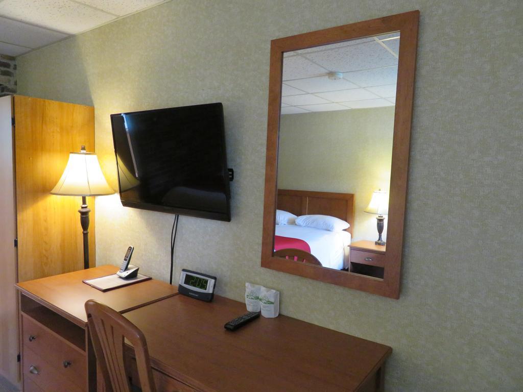 Motel & Hotel La Paysanne Sherbrooke Zewnętrze zdjęcie