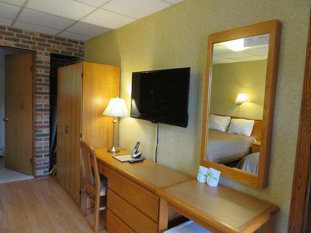 Motel & Hotel La Paysanne Sherbrooke Zewnętrze zdjęcie