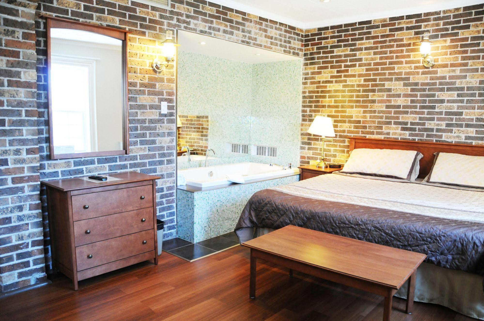 Motel & Hotel La Paysanne Sherbrooke Zewnętrze zdjęcie